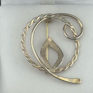 Stunning gold tone solid Sterling silver 925 Bond Boyd brooch